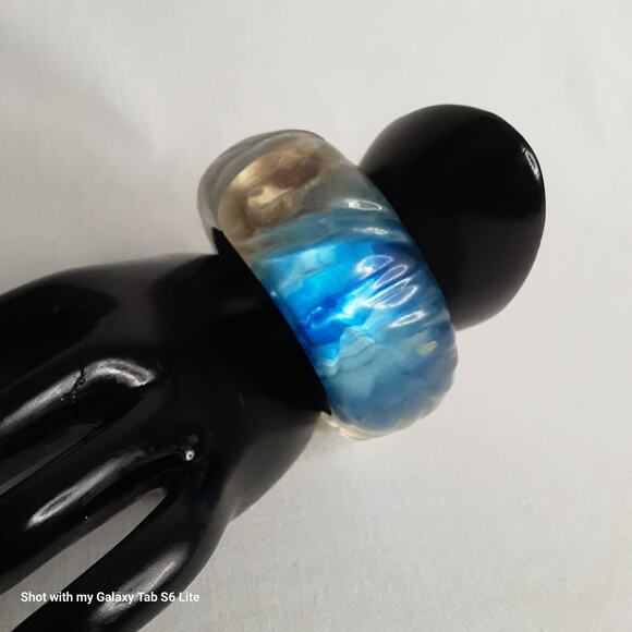 Chunky Smokey Acrylic Hinge Bracelet Blue Beige  Textured Pattern - Picture 2 of 10